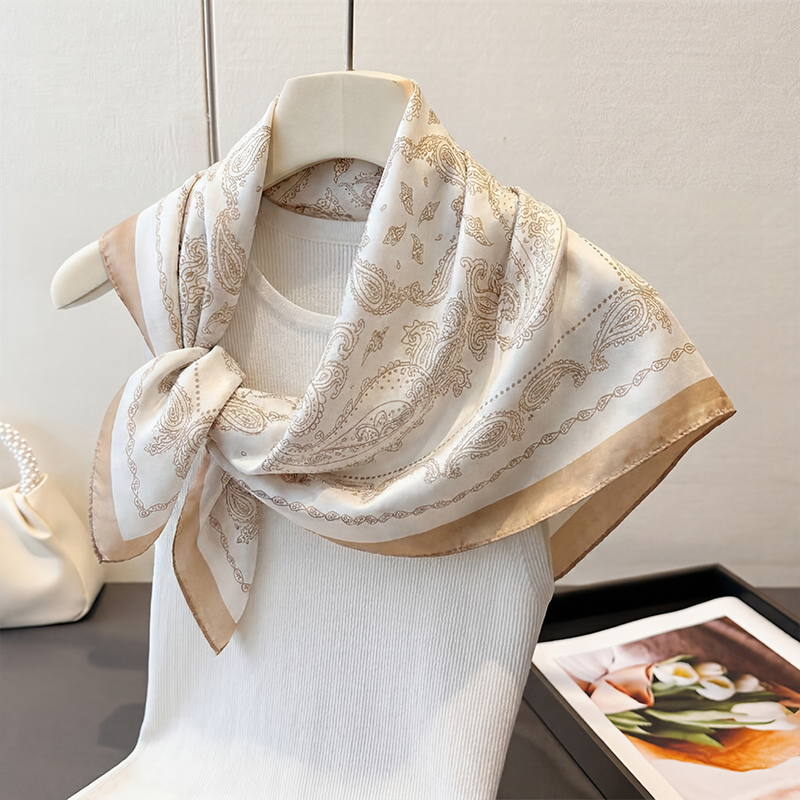 Vintage Beige Paisley Print Sq - Silk Neck Scarf 评论和价格