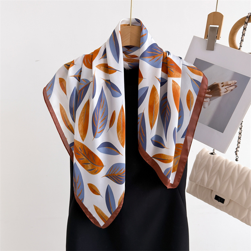 Luxury Brand Print 70cm Square - Face Scarf Mask 评论和价格
